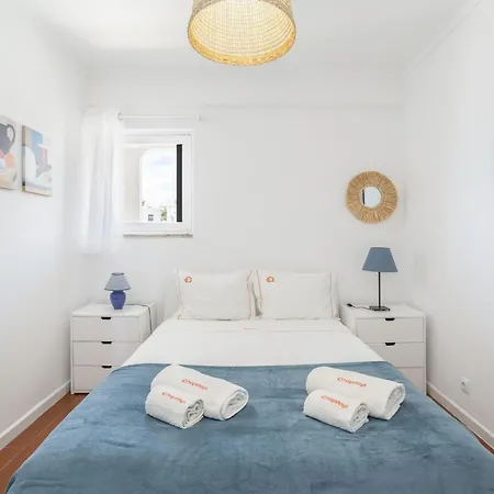 Lägenhet Bright 2br With Private Balcony - Beach, By Hopstays