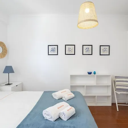 Bright 2br With Private Balcony - Beach, By Hopstays * Албуфейра